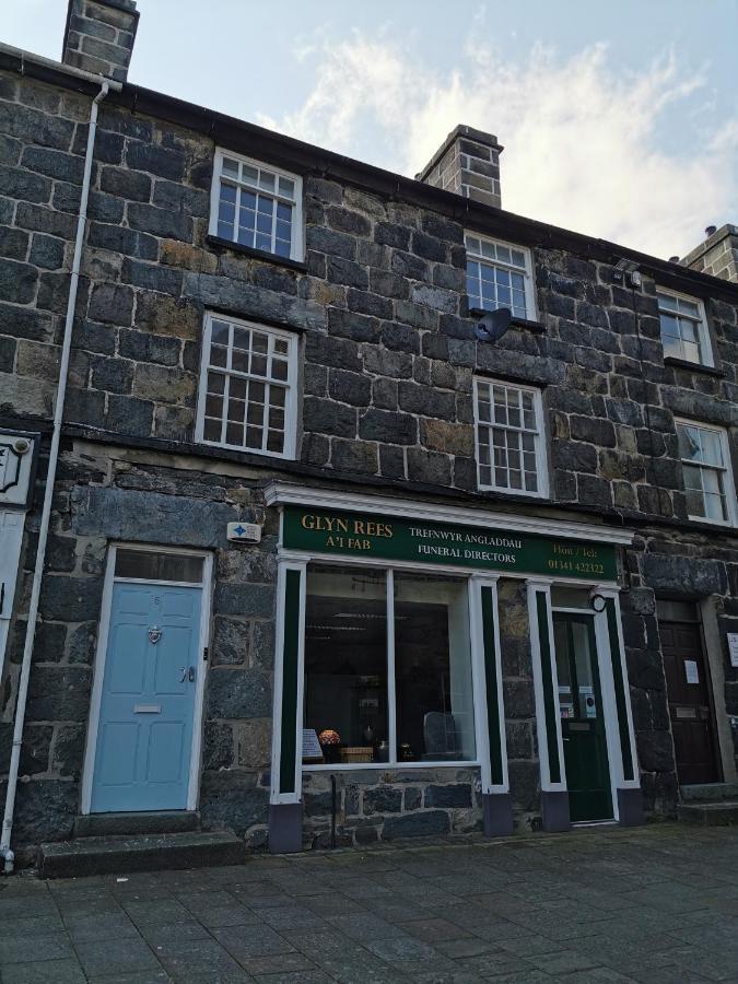 Eldon Row - Stylish Character Apartments - Central Location 1 & 2 Bed Available Dolgellau Exterior photo
