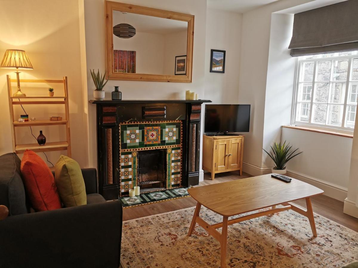 Eldon Row - Stylish Character Apartments - Central Location 1 & 2 Bed Available Dolgellau Exterior photo