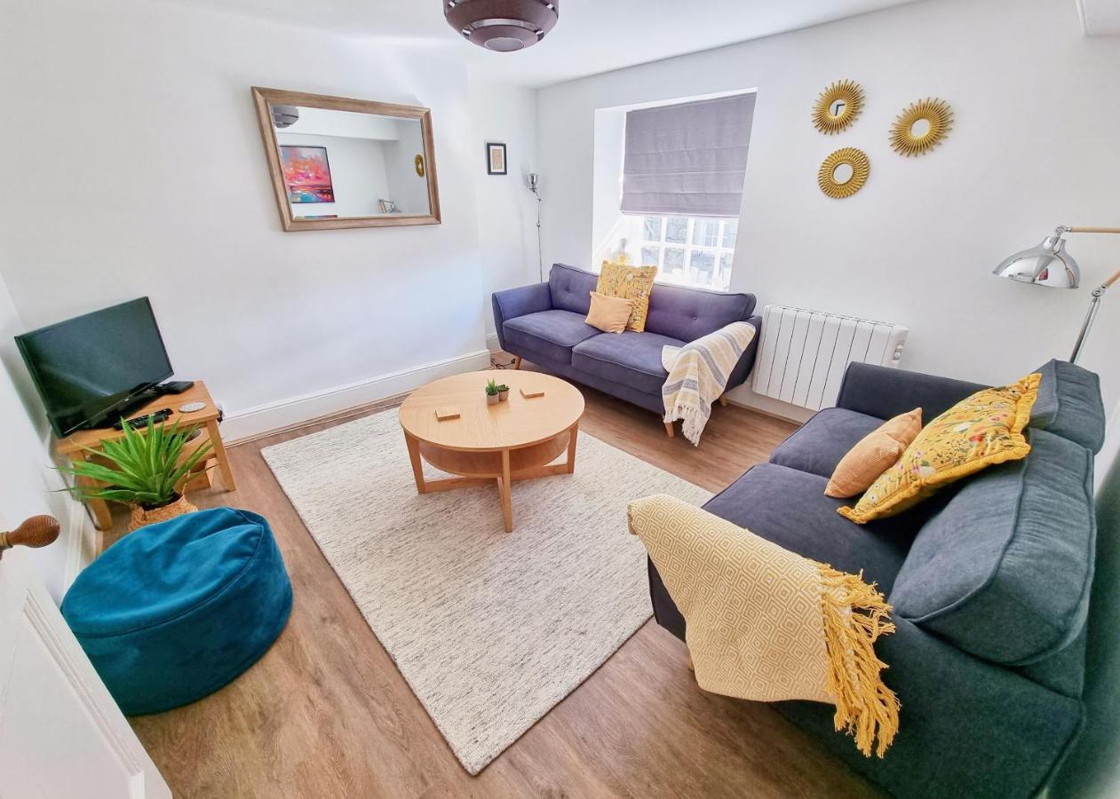 Eldon Row - Stylish Character Apartments - Central Location 1 & 2 Bed Available Dolgellau Exterior photo