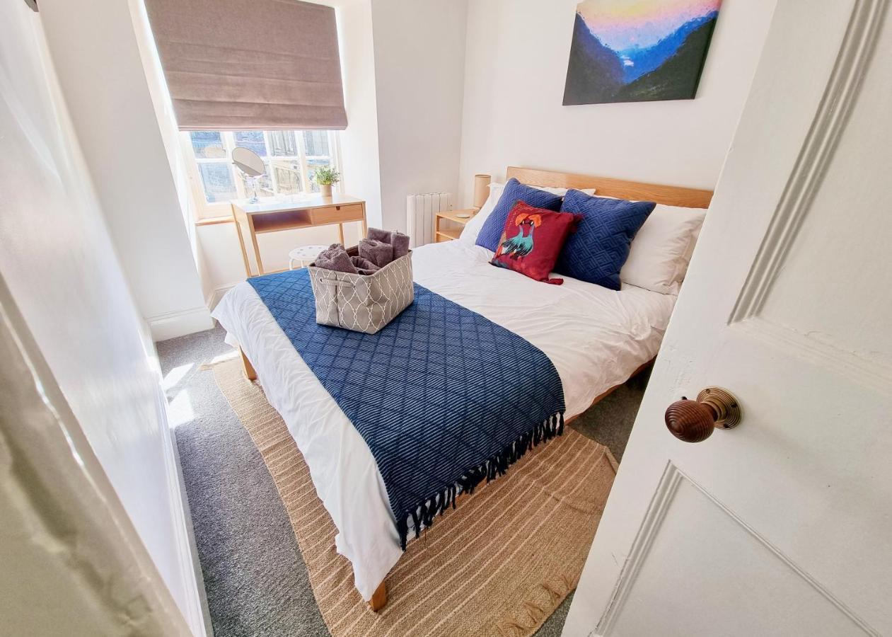 Eldon Row - Stylish Character Apartments - Central Location 1 & 2 Bed Available Dolgellau Exterior photo